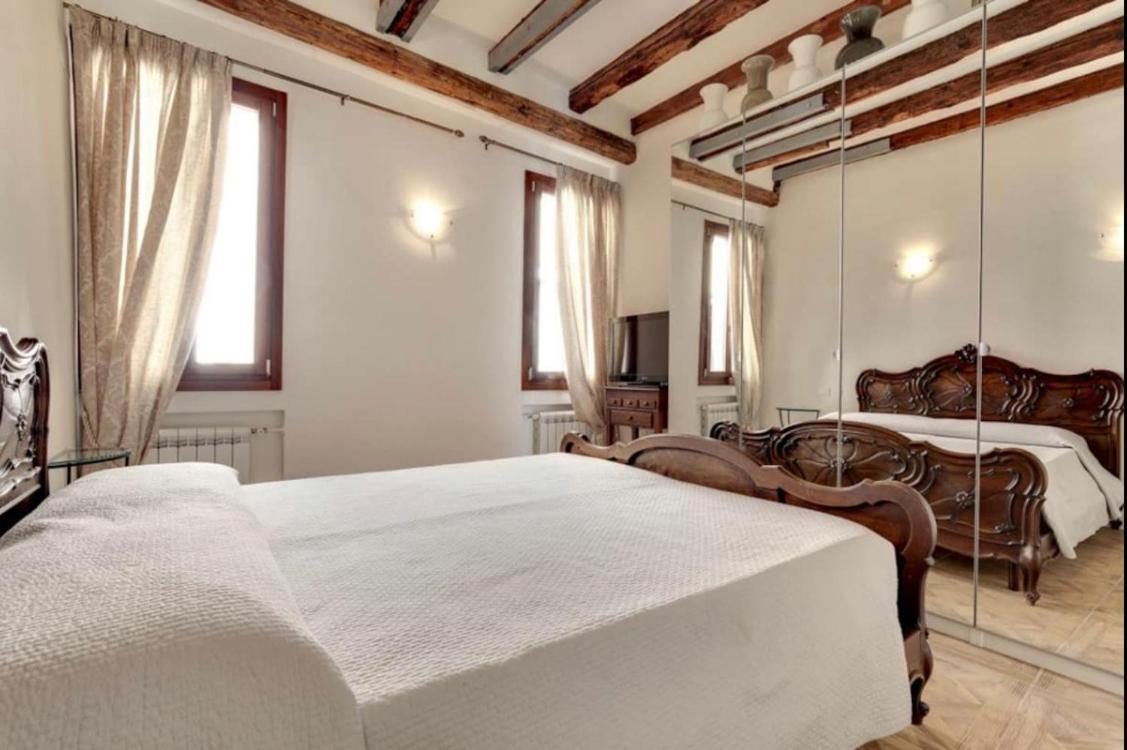 Appartamento Traditional With Terrace